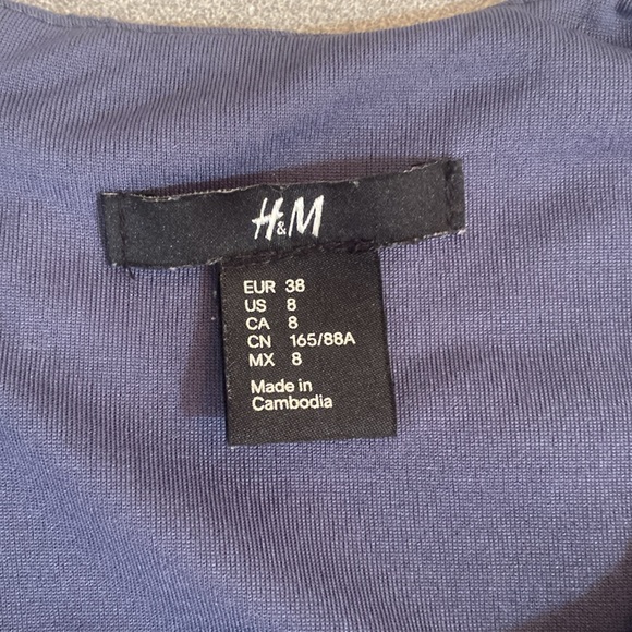 H&M - Grey shift dress. Size 8 - Picture 3 of 9